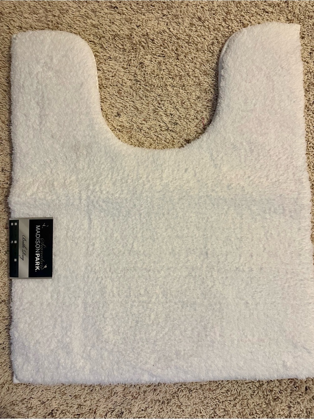 Madison Park White Plush U-Shaped Contour Bath Mat